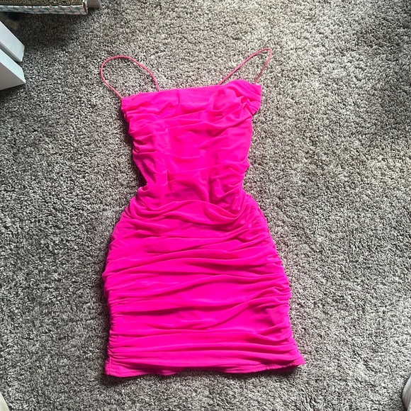Pink bodycon ruffle dress - Picture 1 of 3